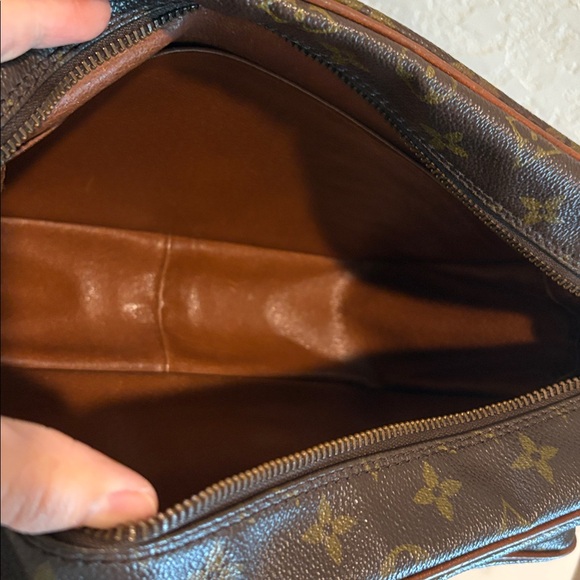 Louis Vuitton Vintage Monogram Crossbody Bag Leather with COA - Picture 8 of 16